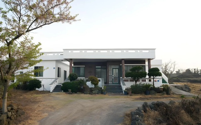 Jeju Maple Happyhouse Pension
