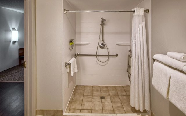 Holiday Inn Express & Suites Raleigh North - Wake Forest by IHG