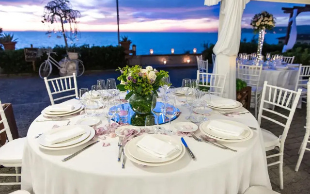 Grand Hotel Villa Parisi