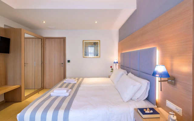 Leonidas Hotel & Apartments