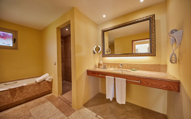 Pula Suites Boutique Resort