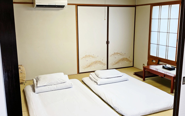 Guesthouse 017 Reina