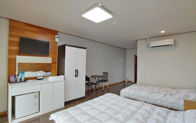 Jeju Hill Hotel