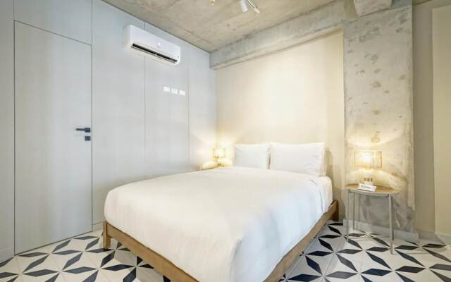 w Stylish 2BR in Plaza Herrera