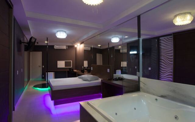 A Praia Motel - Adults Only