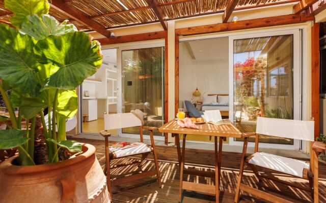 Dolphin Beach Studios Crete