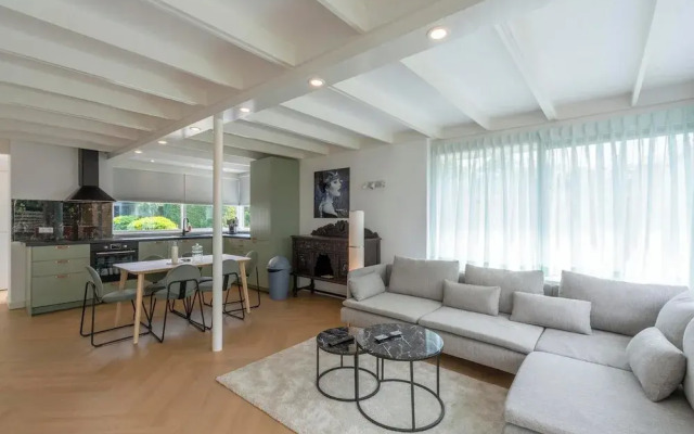 Bungalow Near Sint Maartenszee Beach