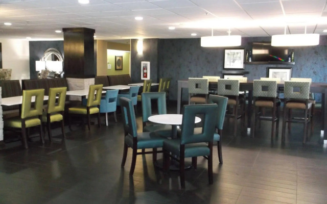 Holiday Inn Express Hotel & Suites Bentonville by IHG