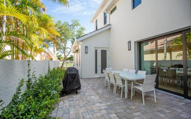 Sorrento Cabana in North Naples