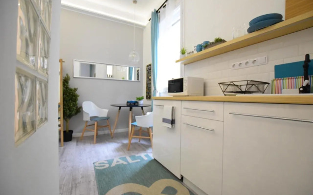 Standard Apartment by Hi5 - Fejer Gyorgy St