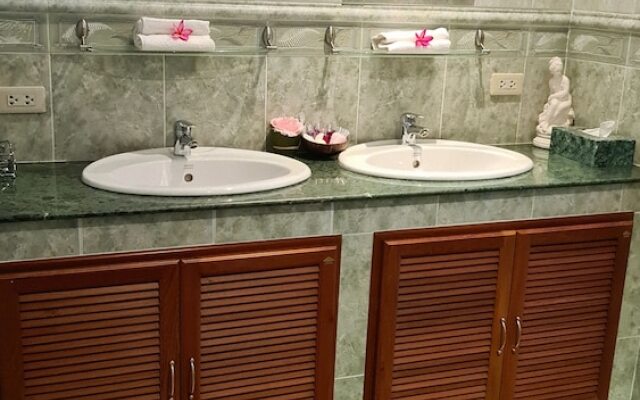 Welcome to our Oasis The Beautiful Bungalow Green