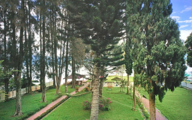 Pandu Lakeside Hotel Tuktuk