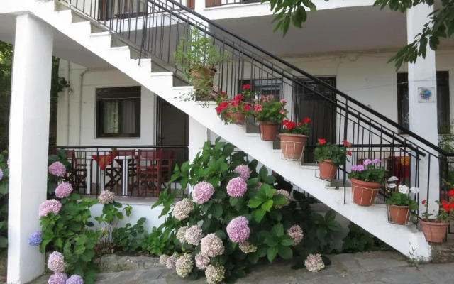 Panagiotis Apostoloudias Rooms