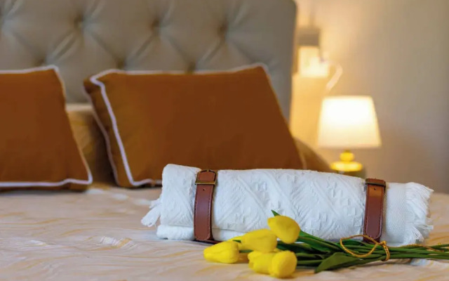 Comfy Apartment With Shared Pool