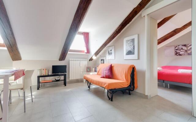 Accogliente mansarda a Porta Nuova