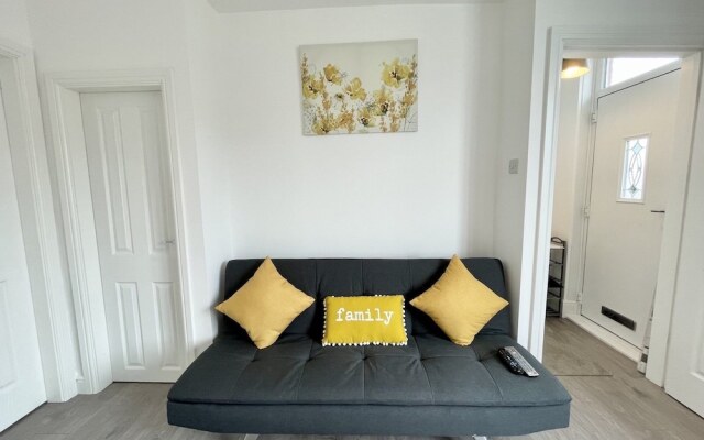 Worksop Newly Refurbished 3-bedroom House