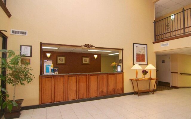 Comfort Inn & Suites Leeds I-20