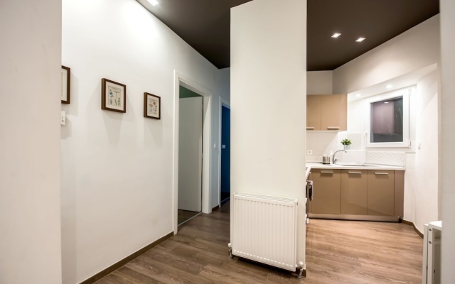 Danae Apartment By Qr Booking