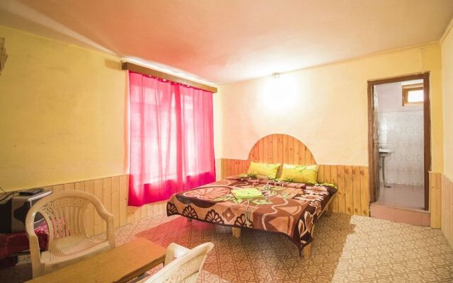 Giriraj Guest House