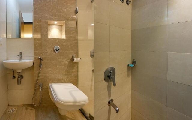 Fabhotel Royal International