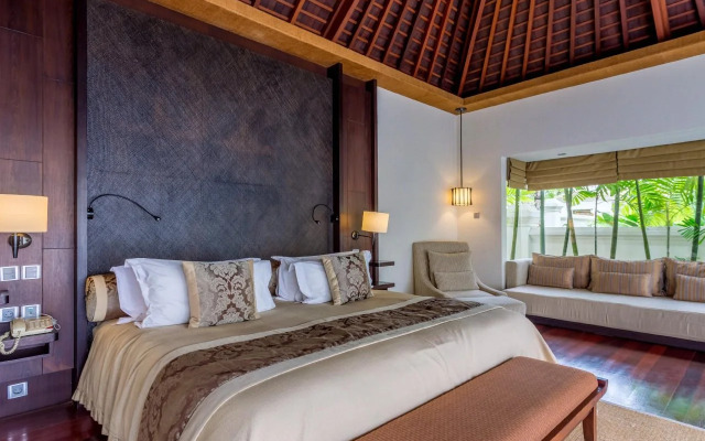 The Royal Santrian Serenity Villas By The Sea