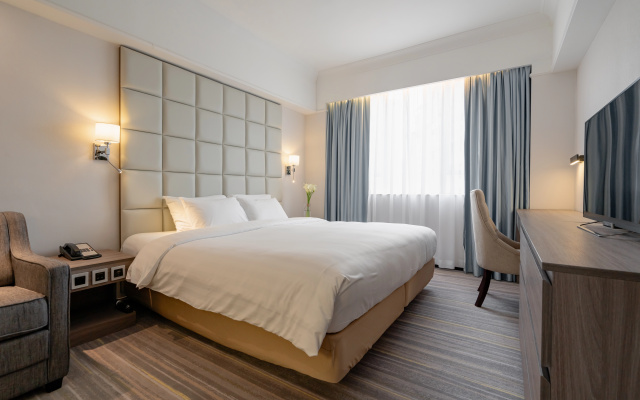 Panda Hotel - Image 3