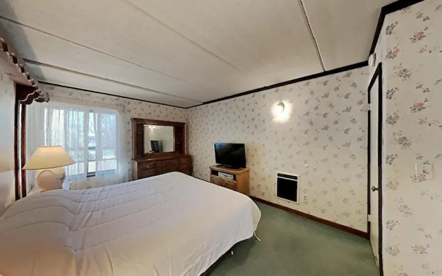 Slopeside 1849 Condos - Comfortable 3 BR Condos with Full Kitchens