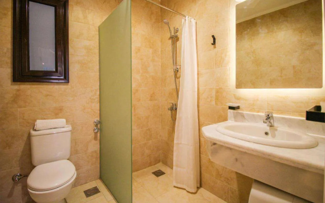Beautiful studio with sea view and pool view