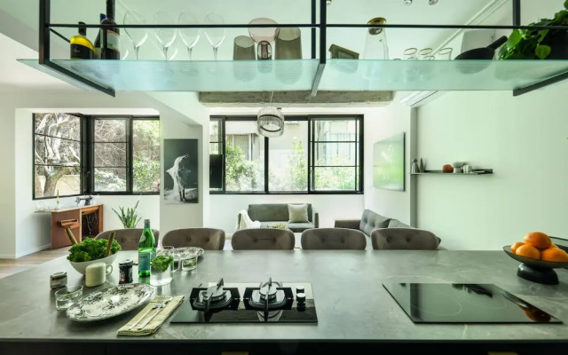 Sophisticated Tel Aviv Retreat 1BR Apt