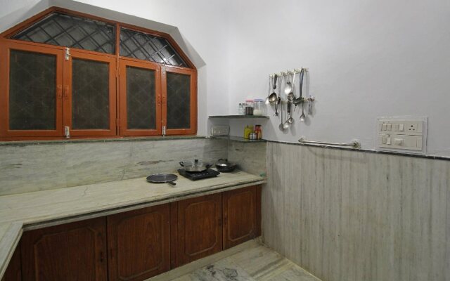 Thakore House By OYO Rooms