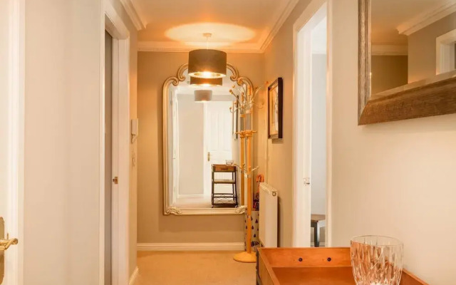 JOIVY Gorgeous Stockbridge Apt With Underground Parking