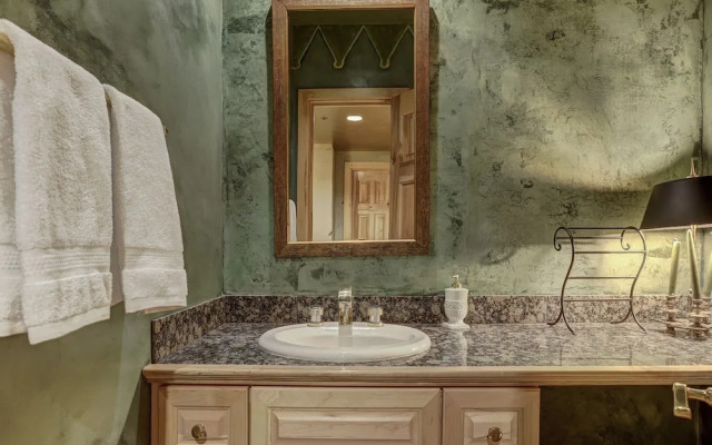 Arrowhead Village BP12 - 3 Br Condo