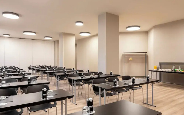 Holiday Inn Madrid-piramides