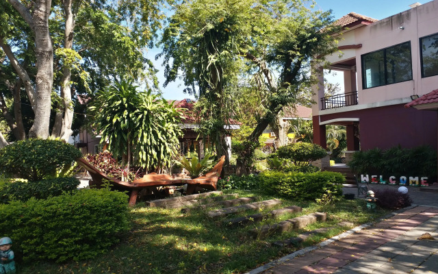 Sand Paisan Resort
