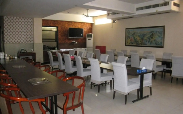 OYO Premium Chi Greater Noida