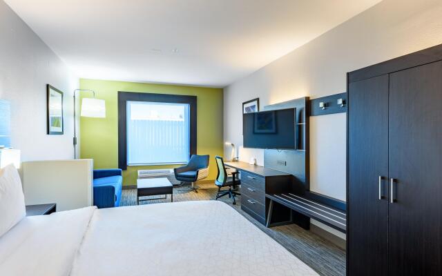 Holiday Inn Express Hotel & Suites Bastrop by IHG