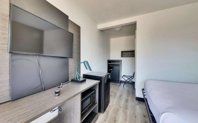 Motel 6 Austin, TX - Airport - South
