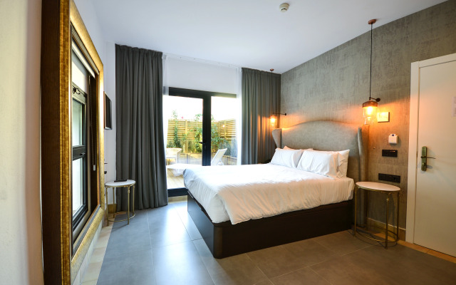 Legado Alcázar Hotel