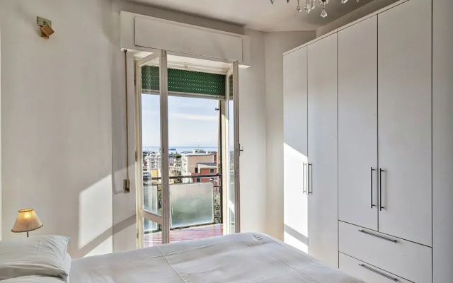 Homey Seaview Apartment
