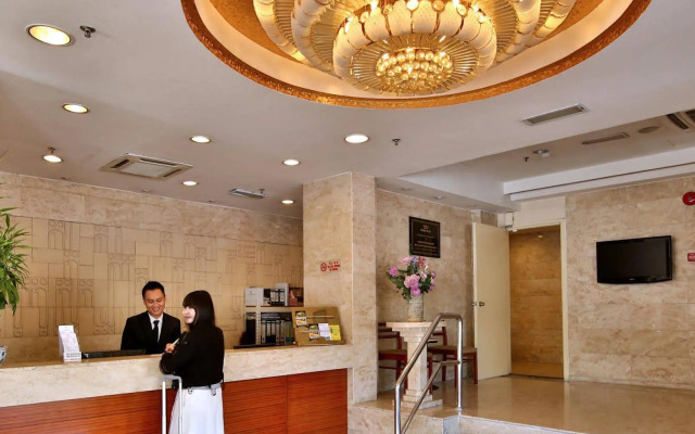 OYO 597 Winner Hotel