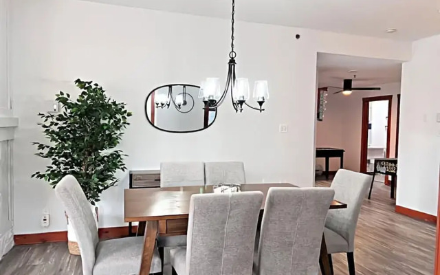 Les Eaux 227-1 by Escapades Tremblant