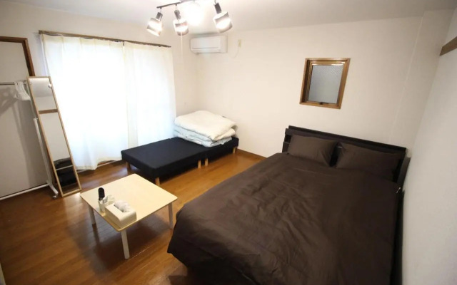 Frere Shichijo/MAX 4PPL FREE WIFI