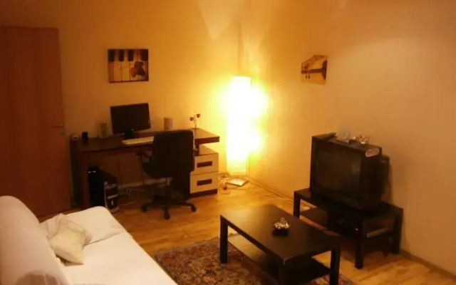 Maya Apartment Triumf