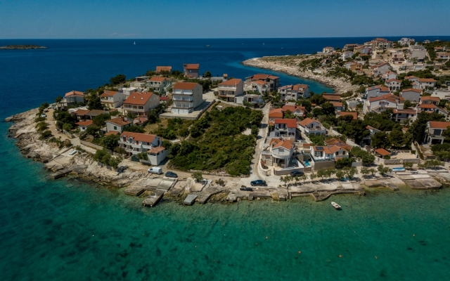 Holiday house Goldie - 30 m from beach: Sevid, Riviera Trogir