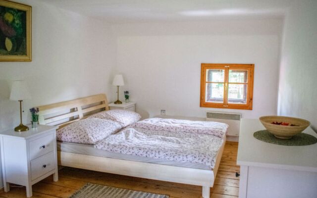 House Kámen Arnoltice