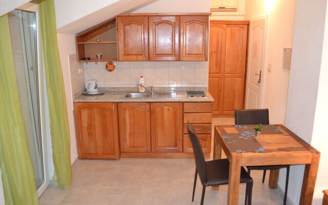Apartments Mara