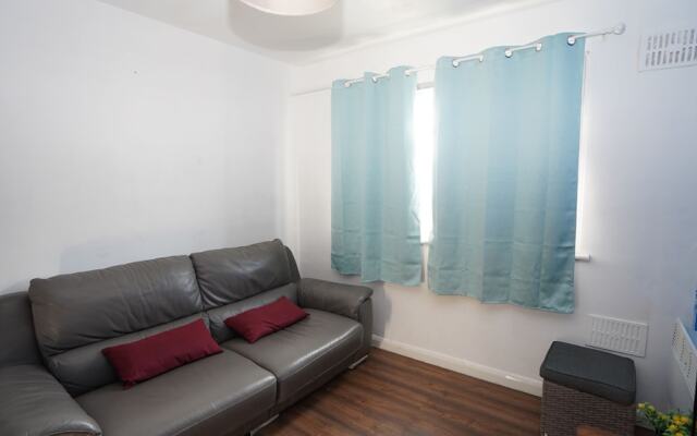 59B Comfortable Home Sleeps 8