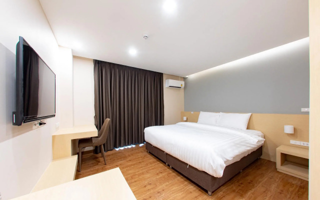 L2 Hotel (SHA Extra Plus)