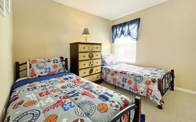 Sunnyside Villa 6 Bedroom Home by RedAwning
