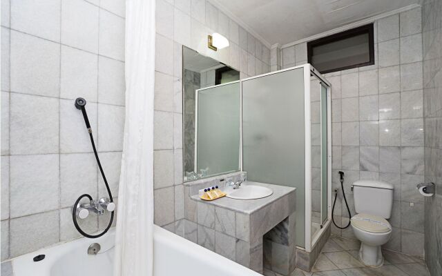 Royal Hotel and Convention Tretes